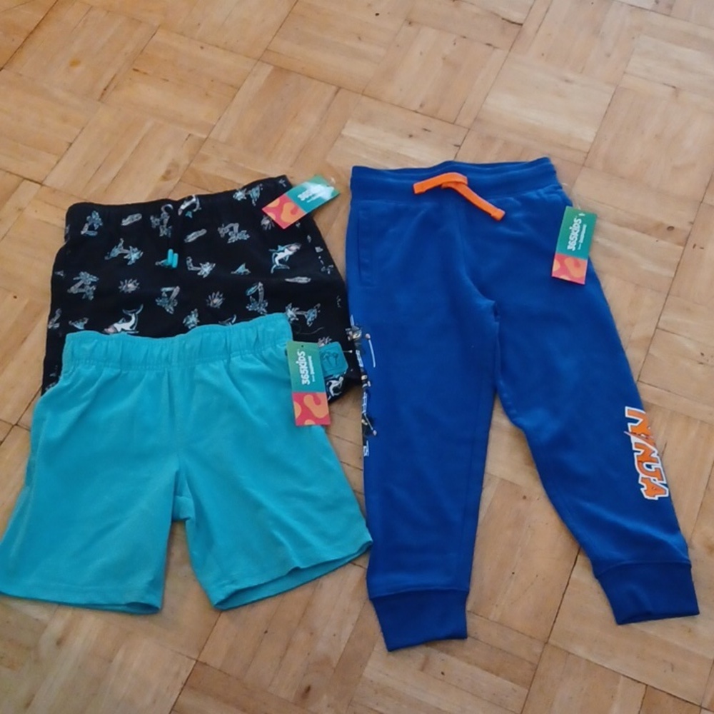 Granamials boys lot size 4-5 shorts, joggers